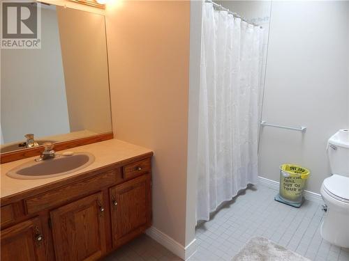 1701 Blakely Drive, Cornwall, ON - Indoor Photo Showing Bathroom