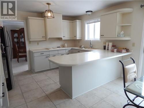 1701 Blakely Drive, Cornwall, ON - Indoor Photo Showing Kitchen