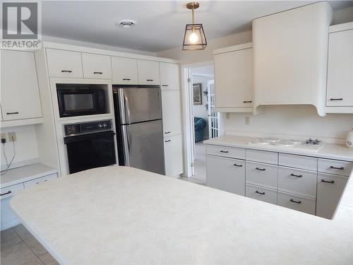 1701 Blakely Drive, Cornwall, ON - Indoor Photo Showing Kitchen