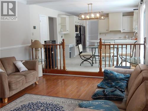 1701 Blakely Drive, Cornwall (717 - Cornwall), ON - Indoor Photo Showing Living Room