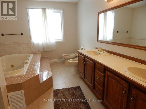 1701 Blakely Drive, Cornwall (717 - Cornwall), ON - Indoor Photo Showing Bathroom