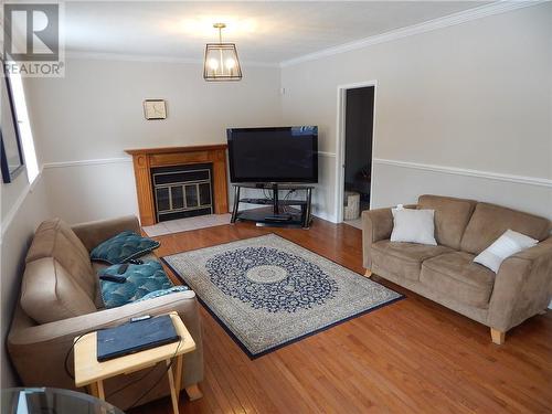 1701 Blakely Drive, Cornwall, ON - Indoor Photo Showing Living Room With Fireplace