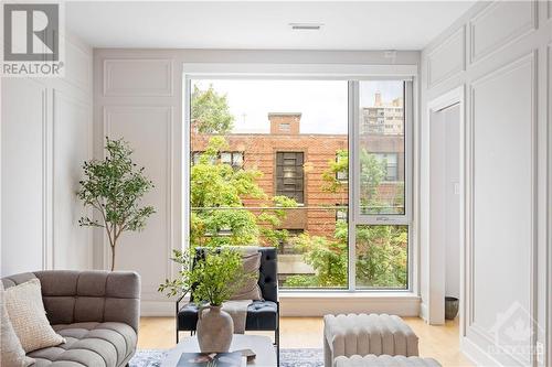 197 Lisgar Street Unit#209, Ottawa, ON - Indoor Photo Showing Living Room