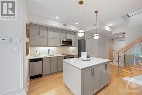 197 Lisgar Street Unit#209, Ottawa, ON - Indoor Photo Showing Kitchen With Upgraded Kitchen