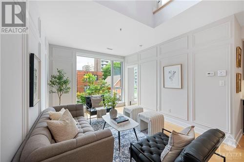 197 Lisgar Street Unit#209, Ottawa, ON - Indoor Photo Showing Living Room