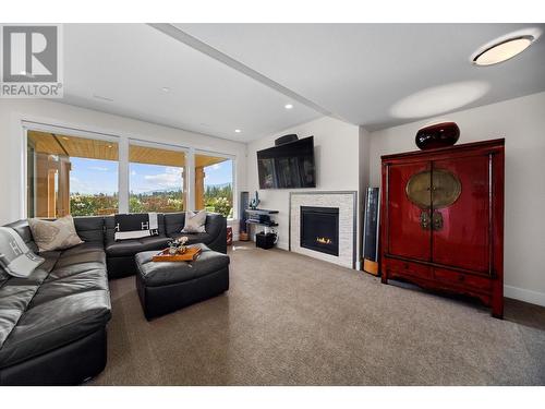 173 Whitetail Ridge, Vernon, BC - Indoor Photo Showing Living Room With Fireplace