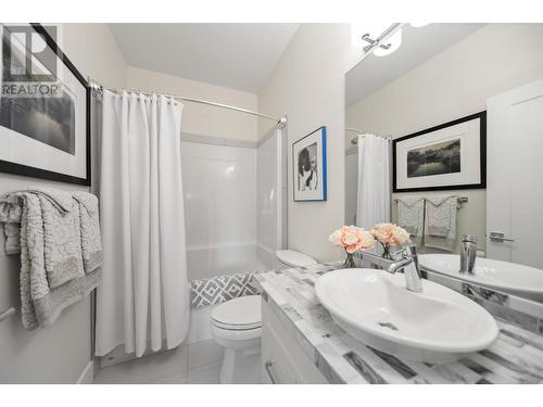 173 Whitetail Ridge, Vernon, BC - Indoor Photo Showing Bathroom