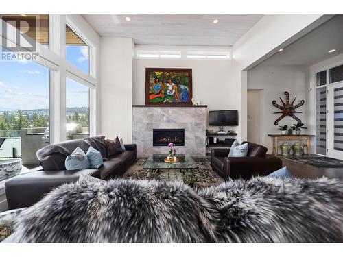 173 Whitetail Ridge, Vernon, BC - Indoor Photo Showing Living Room With Fireplace