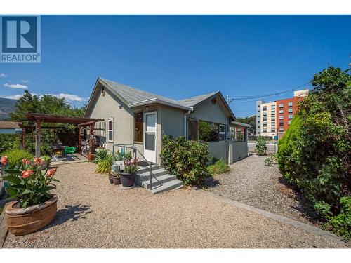 930 Vernon Avenue, Penticton, BC - Outdoor