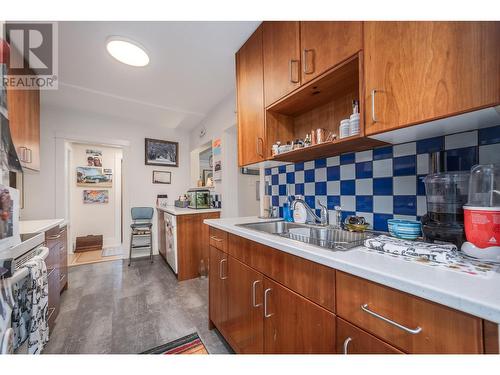 930 Vernon Avenue, Penticton, BC - Indoor Photo Showing Kitchen With Double Sink