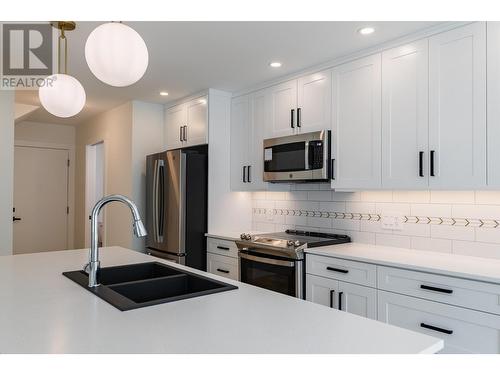 1407 Crease  Avenue, Nelson, BC - Indoor Photo Showing Kitchen With Double Sink With Upgraded Kitchen