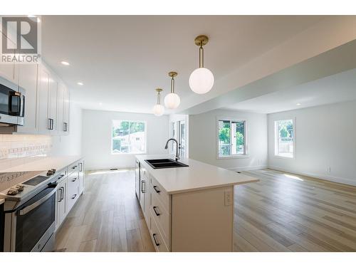 1407 Crease  Avenue, Nelson, BC - Indoor Photo Showing Kitchen With Double Sink With Upgraded Kitchen