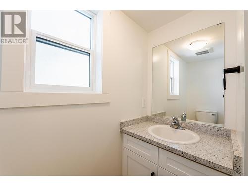 1407 Crease  Avenue, Nelson, BC - Indoor Photo Showing Bathroom