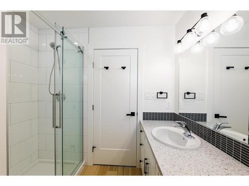 1407 Crease  Avenue, Nelson, BC - Indoor Photo Showing Bathroom