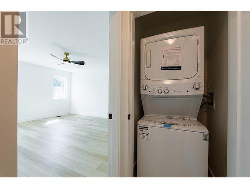 1407 Crease  Avenue, Nelson, BC - Indoor Photo Showing Laundry Room