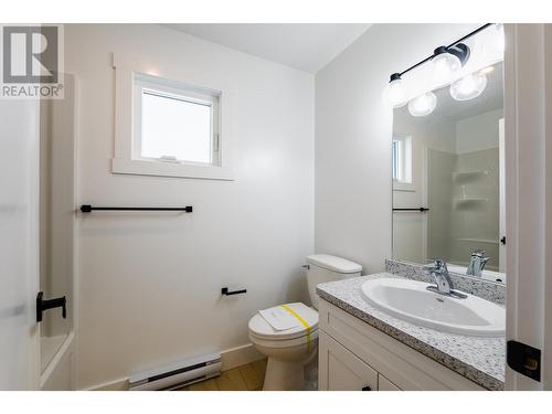 1407 Crease  Avenue, Nelson, BC - Indoor Photo Showing Bathroom