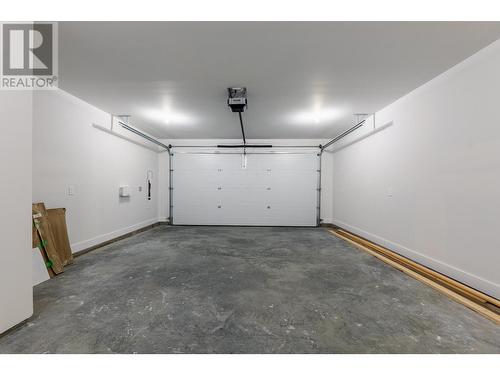 1407 Crease  Avenue, Nelson, BC - Indoor Photo Showing Garage