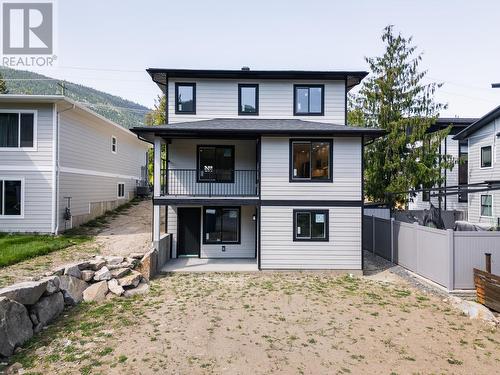 1407 Crease  Avenue, Nelson, BC - Outdoor