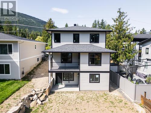 1407 Crease  Avenue, Nelson, BC - Outdoor