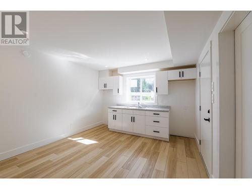 1407 Crease  Avenue, Nelson, BC - Indoor Photo Showing Kitchen