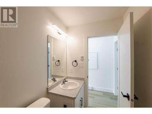 1407 Crease  Avenue, Nelson, BC - Indoor Photo Showing Bathroom