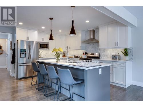 7127 Foxridge Avenue, Prince George, BC - Indoor Photo Showing Kitchen With Upgraded Kitchen