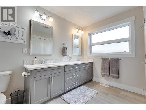 7127 Foxridge Avenue, Prince George, BC - Indoor Photo Showing Bathroom