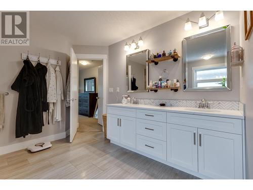 7127 Foxridge Avenue, Prince George, BC - Indoor Photo Showing Bathroom