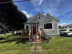 35 ALBERT Avenue  Bible Hill, NS B2N 2W1