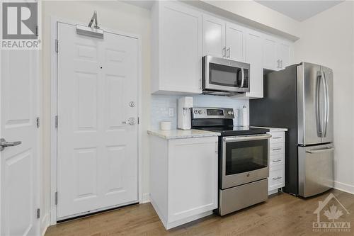 192 Forward Avenue Unit#D, Ottawa, ON - Indoor Photo Showing Kitchen With Stainless Steel Kitchen