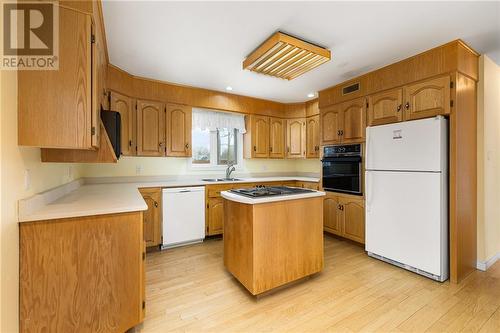 161 Chatellerault, Shediac, NB - Indoor Photo Showing Kitchen