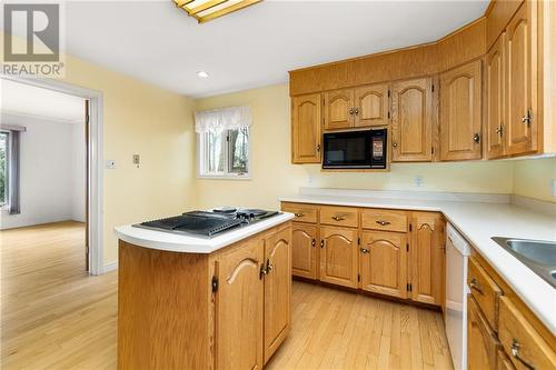 161 Chatellerault, Shediac, NB - Indoor Photo Showing Kitchen