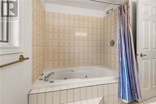 161 Chatellerault, Shediac, NB - Indoor Photo Showing Bathroom