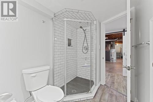 3456 Everts Avenue, Windsor, ON - Indoor Photo Showing Bathroom