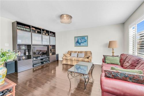 4083 Gunby Crescent, Burlington, ON - Indoor Photo Showing Living Room