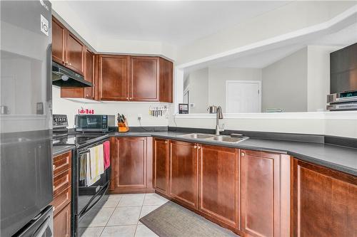 4083 Gunby Crescent, Burlington, ON - Indoor Photo Showing Kitchen With Double Sink