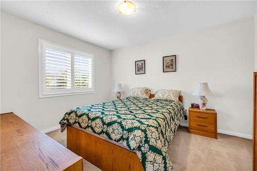 4083 Gunby Crescent, Burlington, ON - Indoor Photo Showing Bedroom