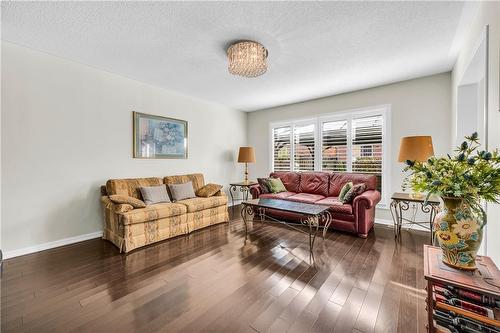 4083 Gunby Crescent, Burlington, ON - Indoor Photo Showing Living Room