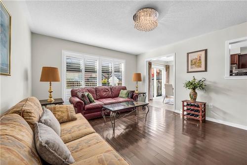 4083 Gunby Crescent, Burlington, ON - Indoor Photo Showing Living Room