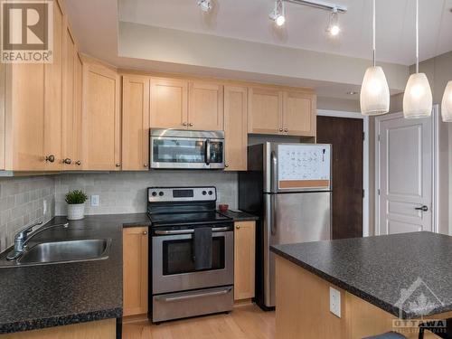 655 Beauparc Private Unit#402, Ottawa, ON - Indoor Photo Showing Kitchen