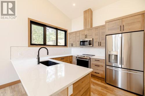 6674 Wardner-Kikomun Road Unit# 10, Wardner, BC - Indoor Photo Showing Kitchen With Double Sink With Upgraded Kitchen