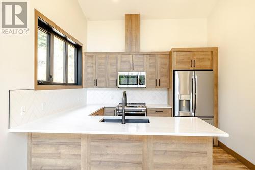 6674 Wardner-Kikomun Road Unit# 10, Wardner, BC - Indoor Photo Showing Kitchen With Upgraded Kitchen