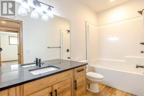 6674 Wardner-Kikomun Road Unit# 10, Wardner, BC - Indoor Photo Showing Bathroom