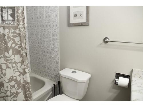 305 10216 102 Avenue, Fort St. John, BC - Indoor Photo Showing Bathroom