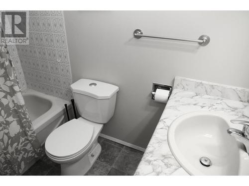 305 10216 102 Avenue, Fort St. John, BC - Indoor Photo Showing Bathroom