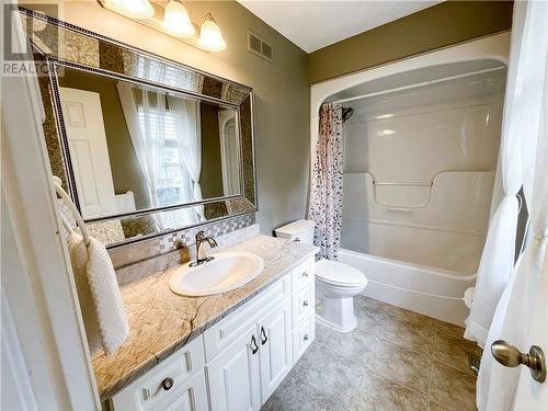 64 Mcandrew Street, Moncton, NB - Indoor Photo Showing Bathroom