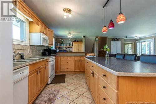 82 Harbary Terrace, Saint John, NB - Indoor Photo Showing Kitchen With Double Sink