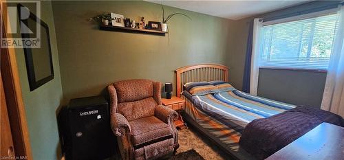 4509 Sussex Drive, Niagara Falls, ON - Indoor Photo Showing Bedroom