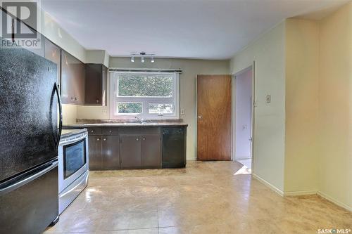 341 Arthur Street, Regina, SK - Indoor Photo Showing Kitchen