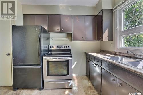 341 Arthur Street, Regina, SK - Indoor Photo Showing Kitchen